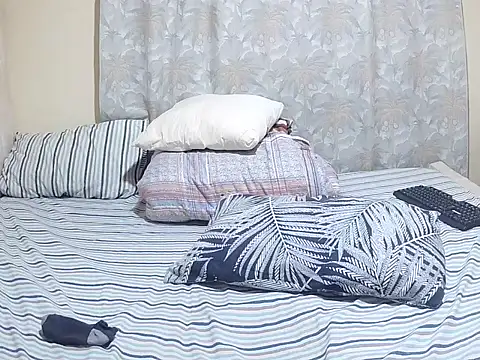 slender sweet online show from April 14, 12:44 pm