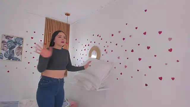 TiffanyWright online show from February 22, 1:31 pm