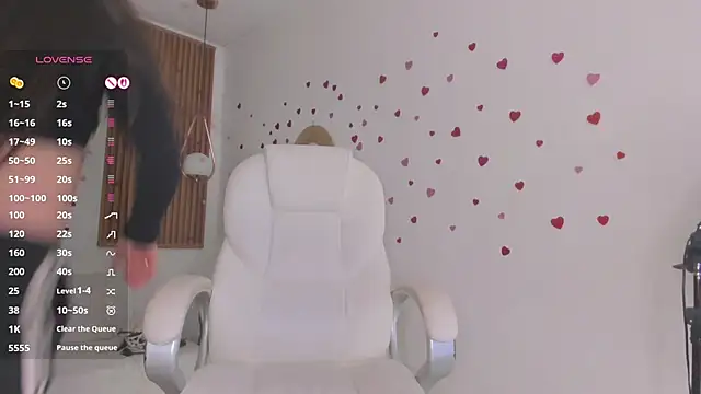 TiffanyWright online show from March 26, 1:38 pm