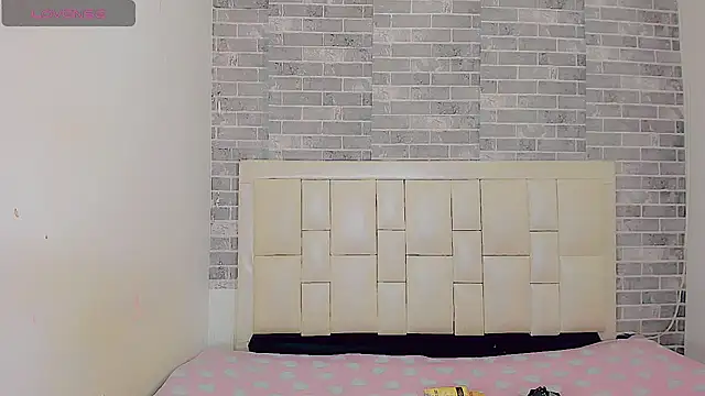 Snapshot of dirtycock2002 chatting on February 15, 2:52 am dirtycock2002 online show from February 15, 2:52 am