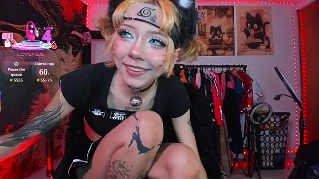 Snapshot of Alicedangerrr chatting on July 8, 2:38 am Alicedangerrr online show from July 8, 2:38 am