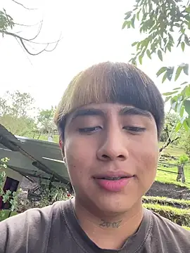 Snapshot of FlpGmz chatting on October 15, 4:07 pm FlpGmz online show from October 15, 4:07 pm