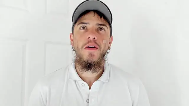 Snapshot of Beard_xox chatting on February 26, 10:31 pm Beard xox online show from February 26, 10:31 pm