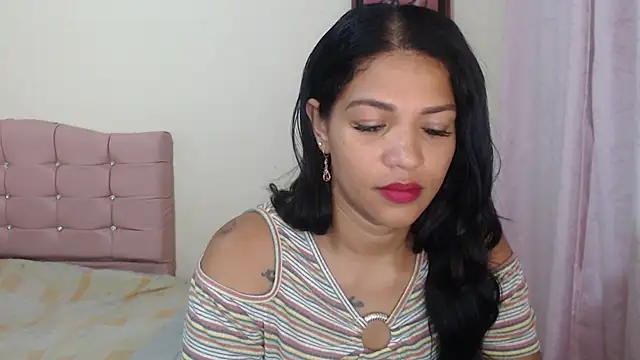 Snapshot of makennaa_ chatting on April 8, 10:26 am makennaa online show from April 8, 10:26 am