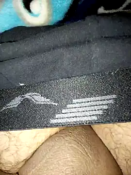 slawlargo01 online show from March 29, 8:14 am