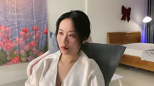 Snapshot of -rosiie- chatting on February 28, 3:04 pm -rosiie- online show from February 28, 3:04 pm