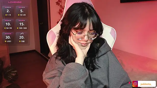 suzumi   online show from December 5, 8:55 am