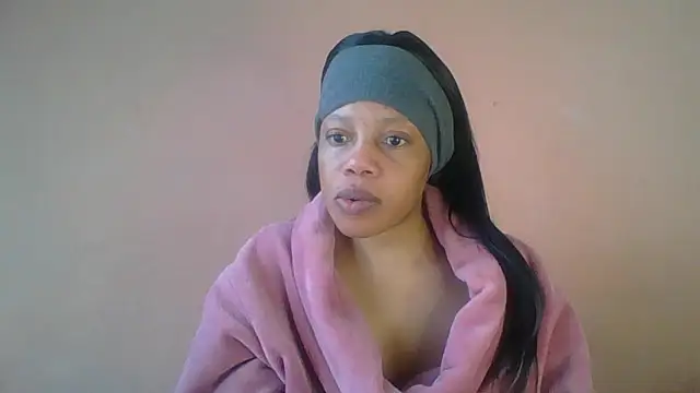 Snapshot of NAUGHTYSHALOTXX chatting on June 4, 9:26 am NAUGHTYSHALOTXX online show from June 4, 9:26 am