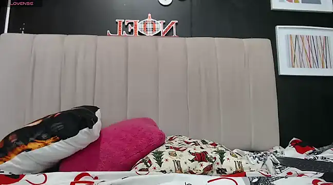 Snapshot of _angeline_love chatting on December 11, 6:47 am angeline love online show from December 11, 6:47 am