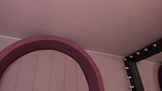 morganlake  online show from October 31, 3:40 am