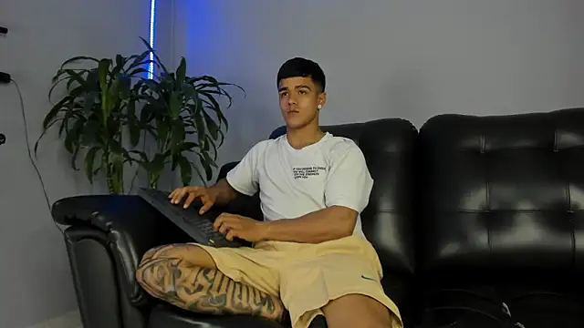Snapshot of Rob_saenz_ chatting on September 24, 3:48 pm Rob saenz online show from September 24, 3:48 pm