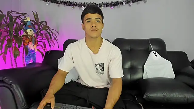 Snapshot of Rob_saenz_ chatting on October 20, 1:11 pm Rob saenz online show from October 20, 1:11 pm