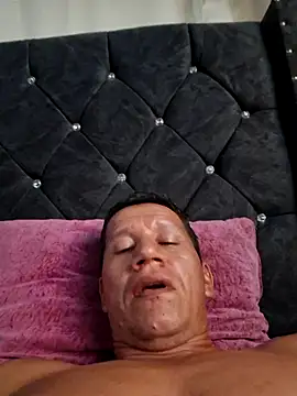 Snapshot of leoytessa_10 chatting on October 9, 9:13 pm leoytessa 10 online show from October 9, 9:13 pm