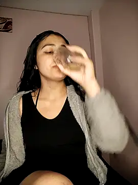 Nahiara velez online show from March 14, 5:16 am