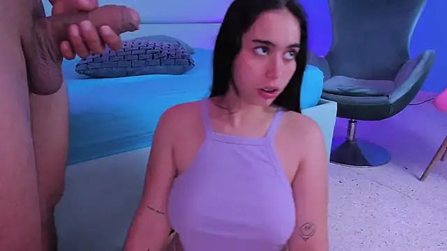 SophieRoyals online show from January 14, 4:40 pm