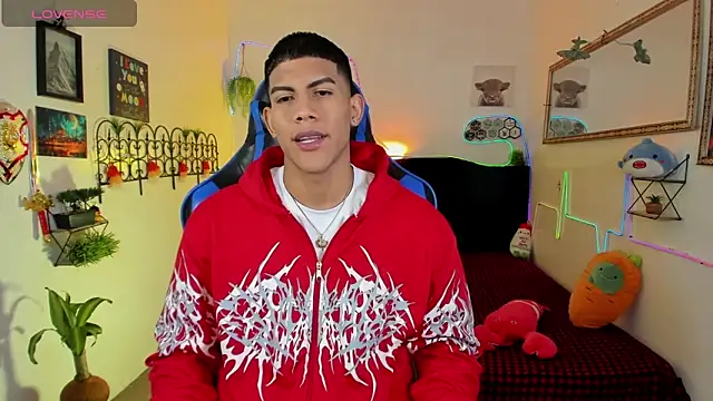 Snapshot of Damian_latinxxx chatting on February 12, 3:12 am Damian latinxxx online show from February 12, 3:12 am