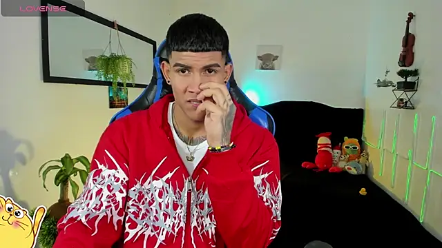 Snapshot of Damian_latinxxx chatting on February 27, 3:17 am Damian latinxxx online show from February 27, 3:17 am