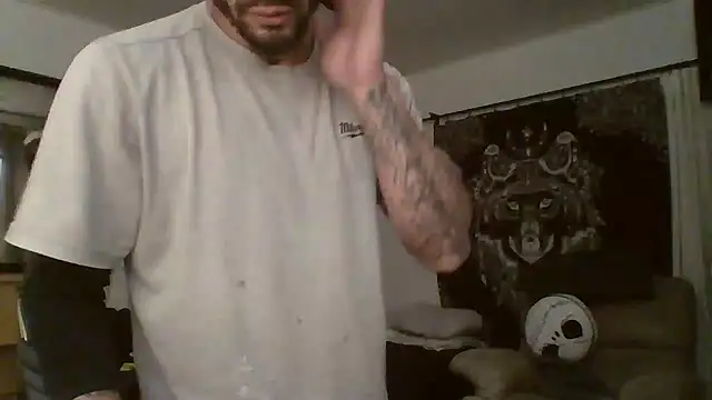 Snapshot of JohnnyDeep187 chatting on January 10, 2:57 am JohnnyDeep187 online show from January 10, 2:57 am