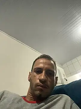 Snapshot of Joaopedro9810 chatting on March 14, 12:17 am Joaopedro9810 online show from March 14, 12:17 am