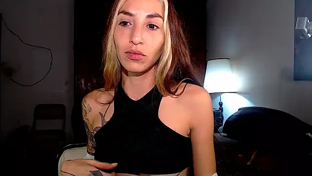 Snapshot of stephieval_ chatting on June 3, 6:27 am stephieval online show from June 3, 6:27 am