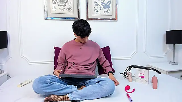 Snapshot of Santy_carrington chatting on December 31, 12:57 pm Santy carrington online show from December 31, 12:57 pm