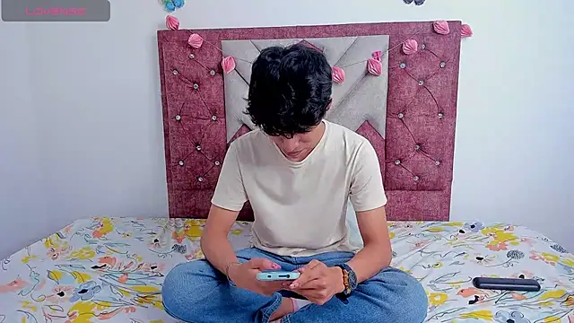 Snapshot of Santy_carrington chatting on March 11, 9:48 pm Santy carrington online show from March 11, 9:48 pm