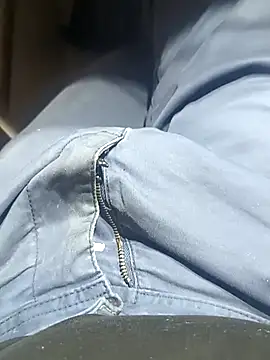 Snapshot of franko1987 chatting on December 8, 6:43 am franko1987 online show from December 8, 6:43 am