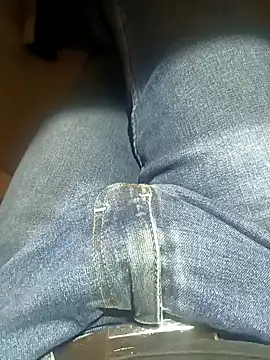 Snapshot of franko1987 chatting on January 5, 6:35 am franko1987 online show from January 5, 6:35 am