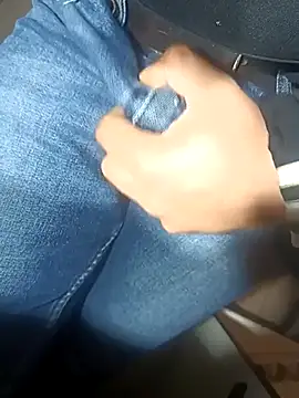 Snapshot of franko1987 chatting on February 24, 5:33 am franko1987 online show from February 24, 5:33 am