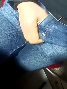 Snapshot of franko1987 chatting on February 25, 1:06 pm franko1987 online show from February 25, 1:06 pm