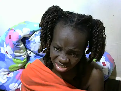 Snapshot of Thicky_kyla chatting on May 16, 1:02 am Thicky kyla online show from May 16, 1:02 am