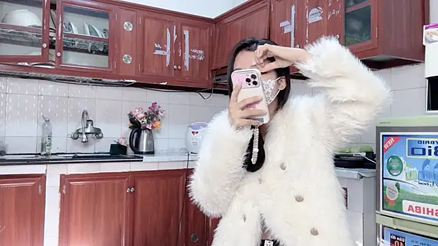 LyLy Office online show from March 10, 3:11 am