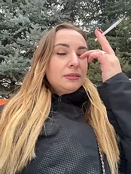 Snapshot of OlgaBuzzz chatting on January 21, 9:03 am OlgaBuzzz online show from January 21, 9:03 am