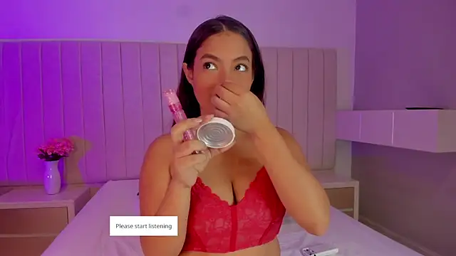 Littleolivia  online show from February 20, 1:55 pm