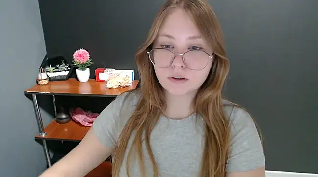 Snapshot of lady_minx chatting on December 5, 10:33 am lady minx online show from December 5, 10:33 am
