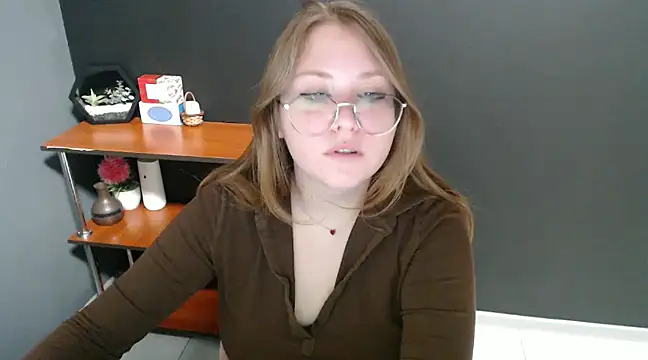 Snapshot of lady_minx chatting on December 26, 10:26 am lady minx online show from December 26, 10:26 am