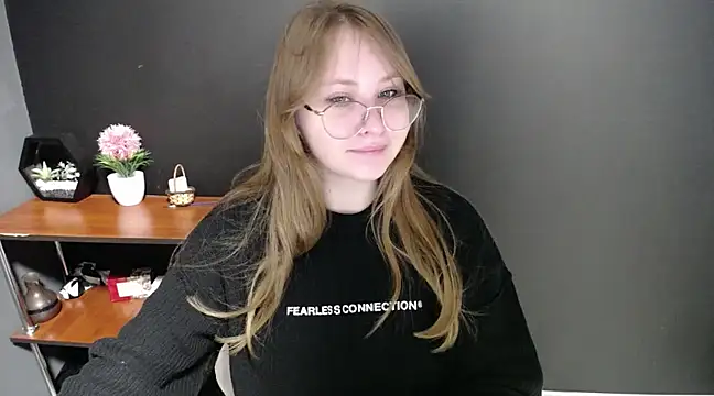 Snapshot of lady_minx chatting on March 18, 7:30 am lady minx online show from March 18, 7:30 am