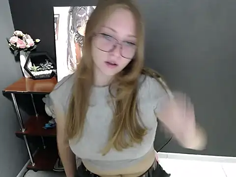Snapshot of lady_minx chatting on October 8, 6:33 am lady minx online show from October 8, 6:33 am