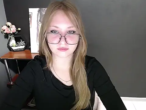Snapshot of lady_minx chatting on October 10, 6:56 am lady minx online show from October 10, 6:56 am