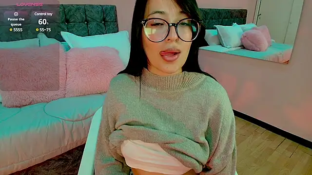 Snapshot of lovely__martina chatting on March 12, 4:56 pm lovely martina online show from March 12, 4:56 pm