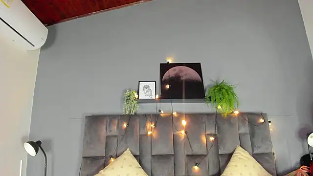 AbbyWathson online show from March 11, 12:00 pm