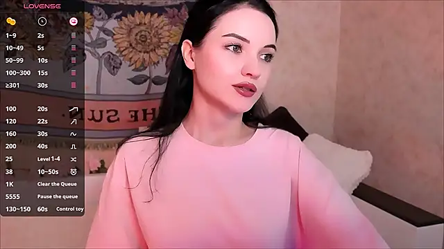 Snapshot of AdelinaRoss chatting on October 16, 9:05 pm AdelinaRoss online show from October 16, 9:05 pm