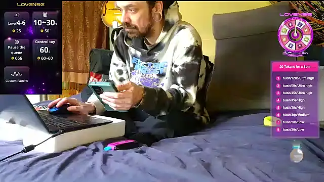 Snapshot of Spacecase2021 chatting on February 24, 3:15 am Spacecase2021 online show from February 24, 3:15 am