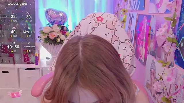 Coconut Mia online show from February 13, 8:38 pm