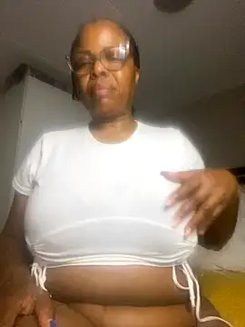 Nomthie online show from September 16, 8:43 pm