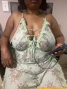 Nomthie online show from March 3, 7:31 pm