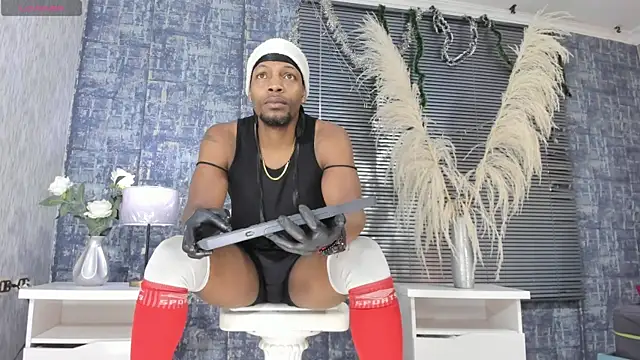 Snapshot of RicoBrown777_ chatting on December 21, 4:19 am RicoBrown777 online show from December 21, 4:19 am