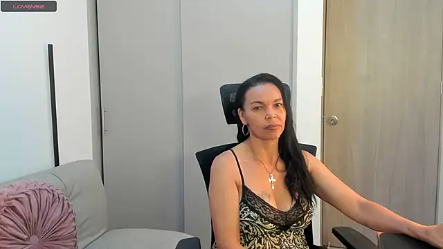 Snapshot of Evawalker_ chatting on October 11, 12:54 am Evawalker online show from October 11, 12:54 am