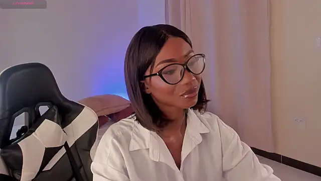 Snapshot of SavannahWildee chatting on February 2, 3:39 pm SavannahWildee online show from February 2, 3:39 pm