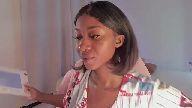 Snapshot of SavannahWildee chatting on February 20, 9:44 am SavannahWildee online show from February 20, 9:44 am